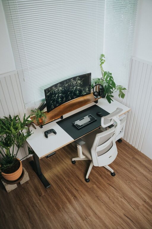 How to Create a Relaxing and Productive Home Office Environment